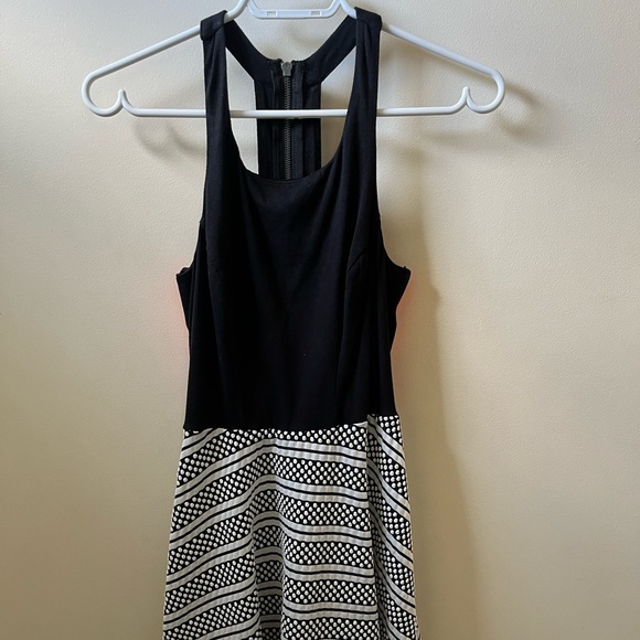 Super Cute Fit and flare dress - Picture 1 of 2